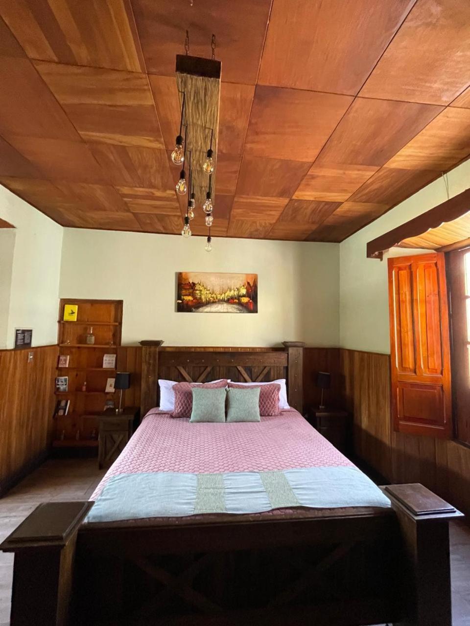 Hotel Mucha Quetzaltenango Exteriör bild